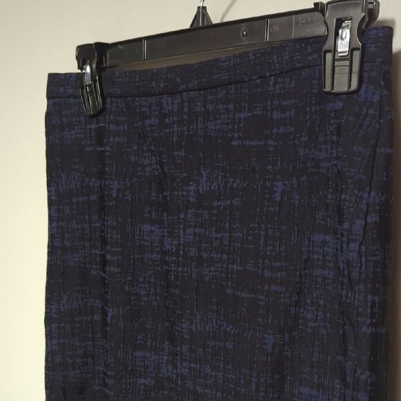 Banana Republic Blue Knee-Length Pencil Skirt for Work - Picture 2 of 7